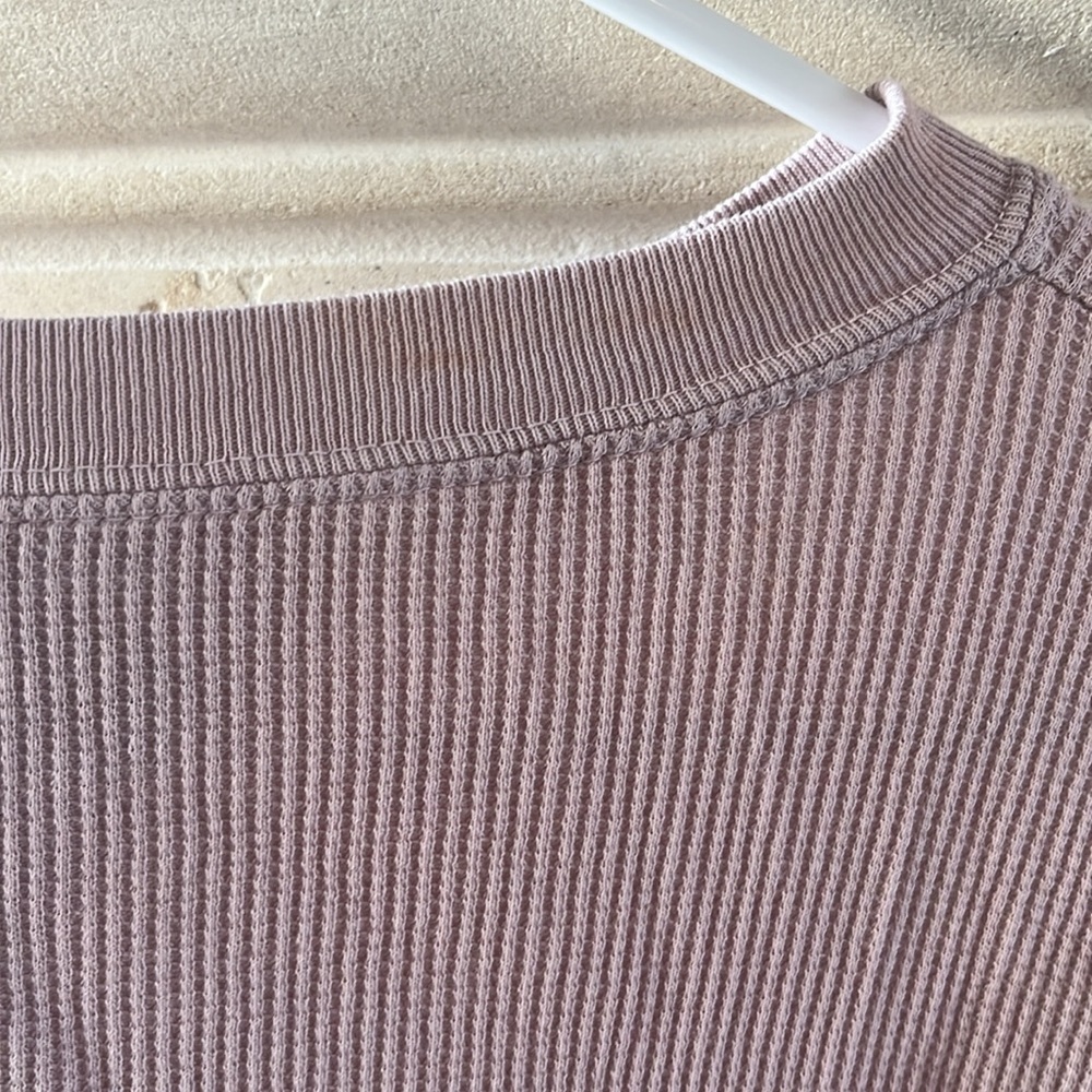 Brandy Melville long sleeve tee - Picture 9 of 9